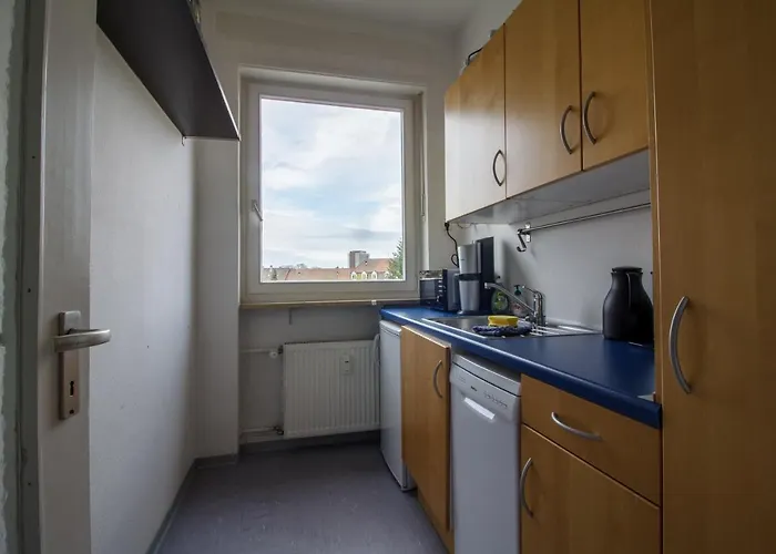 Private Near Station בית אירוח *