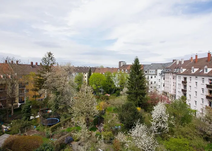 Private Near Station בית אירוח