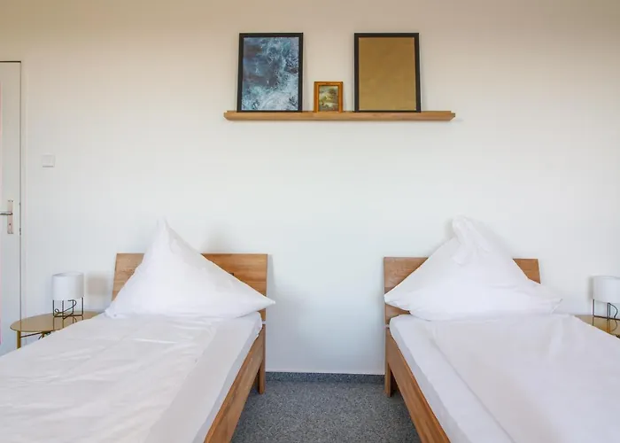 Private Near Station בית אירוח *